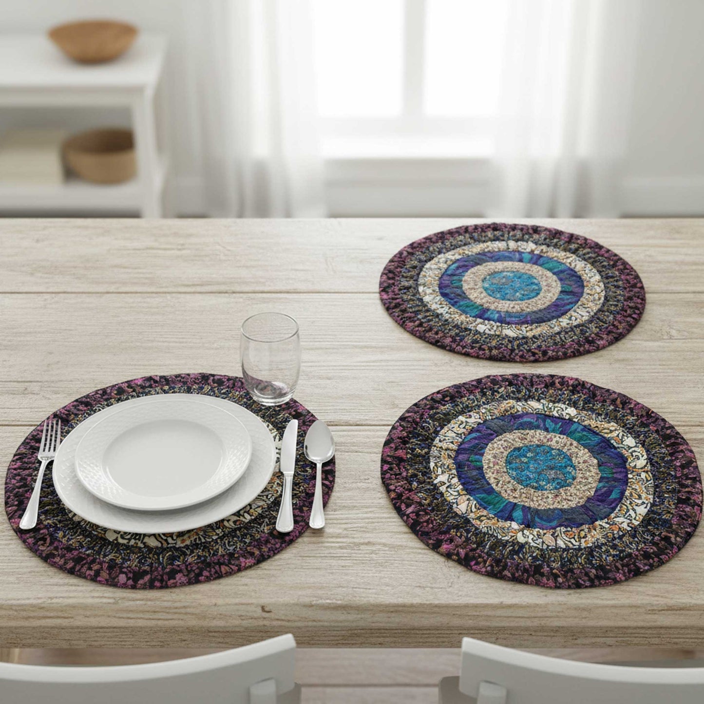 Ira I Eco-Friendly Silk Scrap Round Placemats / Pack of 2