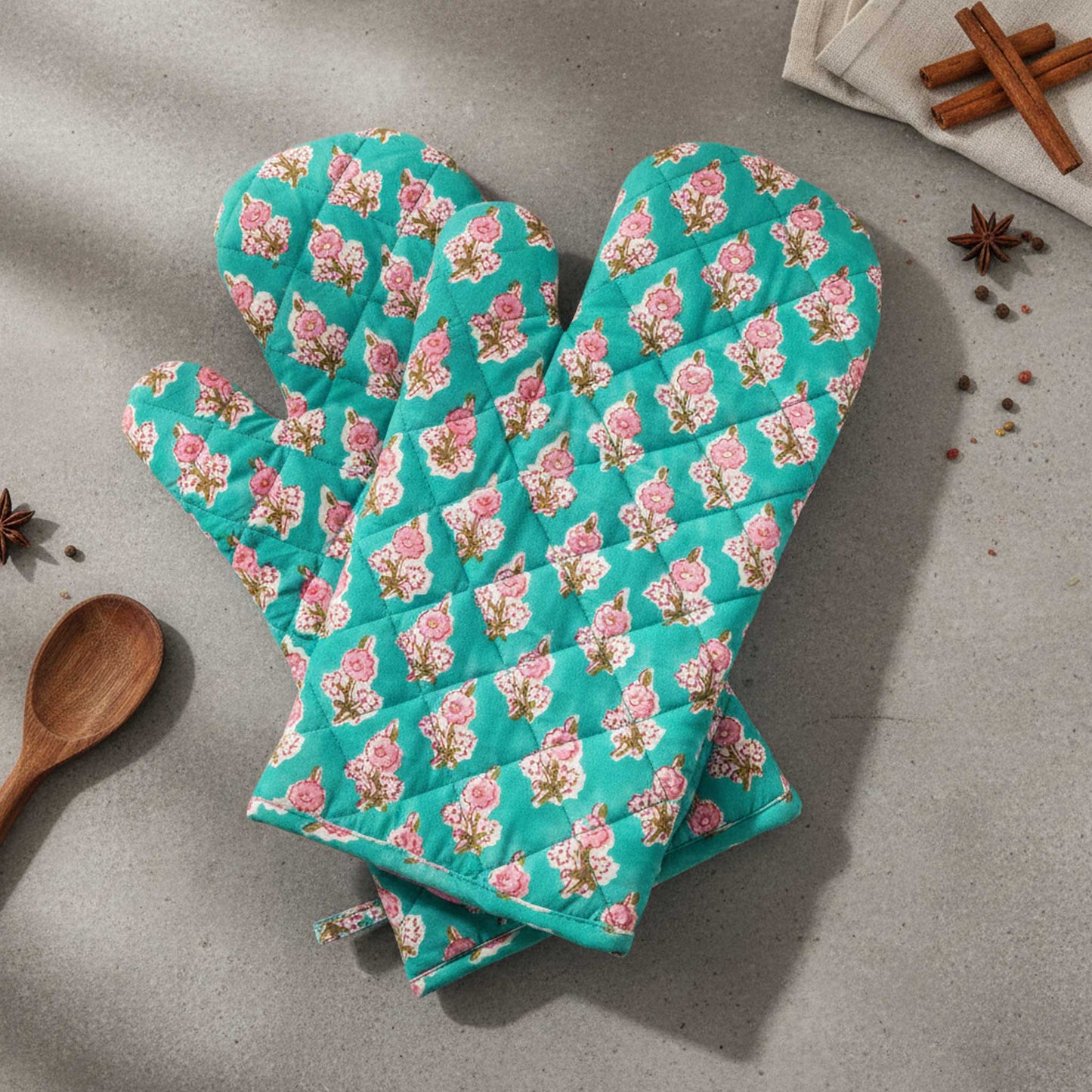 Green-Pink FloraI I Printed Padded Oven Mitt