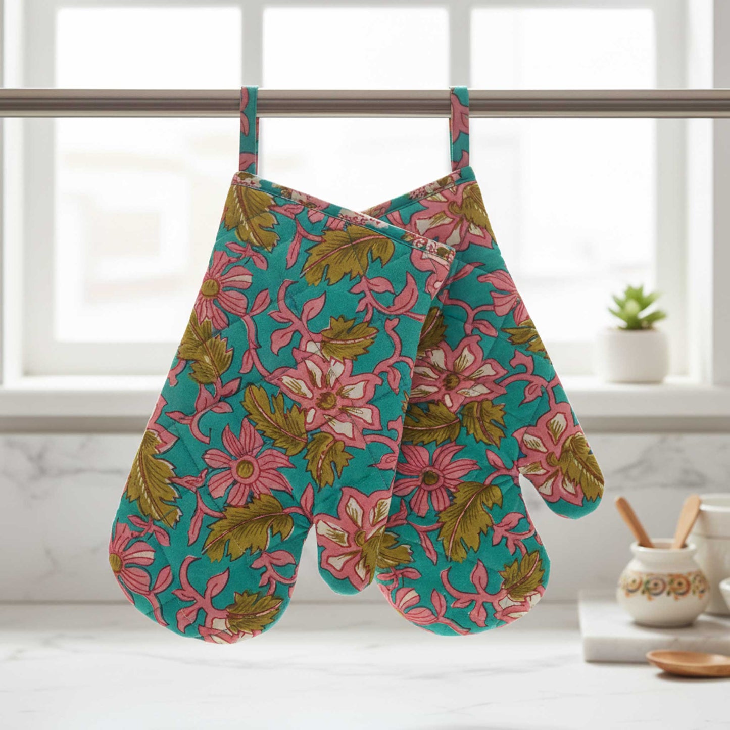 Turquoise-Pink FloraI I Printed Padded Oven Mitt