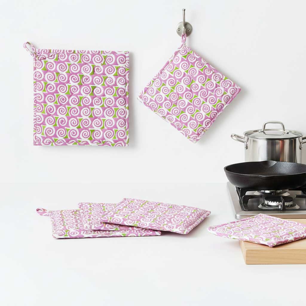 Pink White Swirl I Printed  Quilted Pot Holder Set / 2 pack